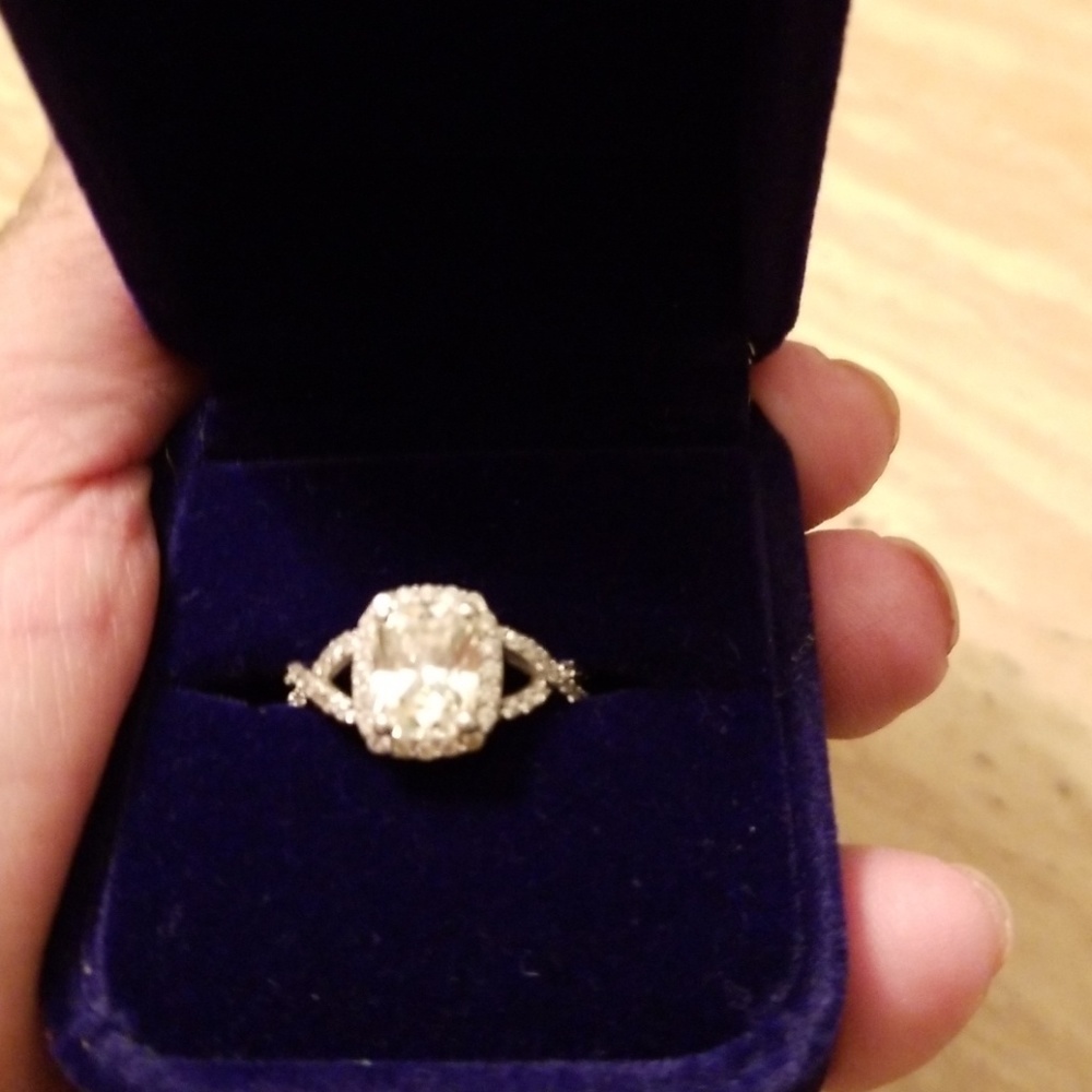 Gorgeous Promise/Engagement Ring